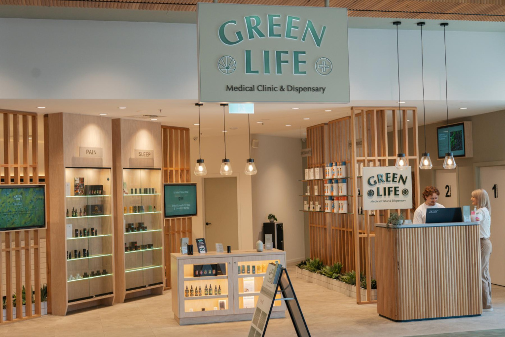 Green Life Clinics medical clinic and dispensary storefront